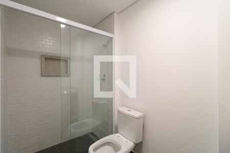 Banheiro da Suíte 1 de apartamento para alugar com 2 quartos, 80m² em Vila Ipojuca, São Paulo