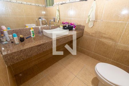 Banheiro Social de casa para alugar com 4 quartos, 300m² em Padre Miguel, Rio de Janeiro