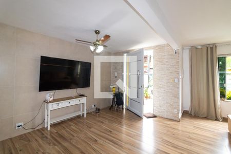Sala de casa para alugar com 4 quartos, 300m² em Padre Miguel, Rio de Janeiro