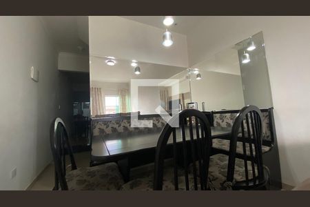 Sala de casa à venda com 3 quartos, 111m² em Vila Carmosina, São Paulo