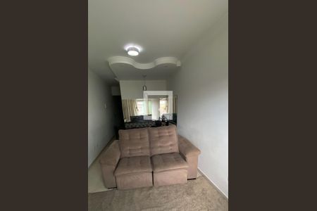 Sala de casa à venda com 3 quartos, 111m² em Vila Carmosina, São Paulo