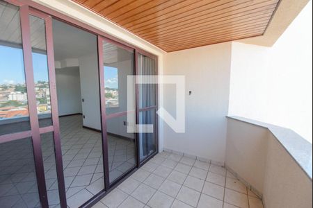Apartamento para alugar com 3 quartos, 112m² em Centro, Taubaté