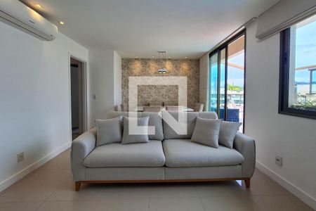 Sala de apartamento para alugar com 2 quartos, 250m² em Charitas, Niterói
