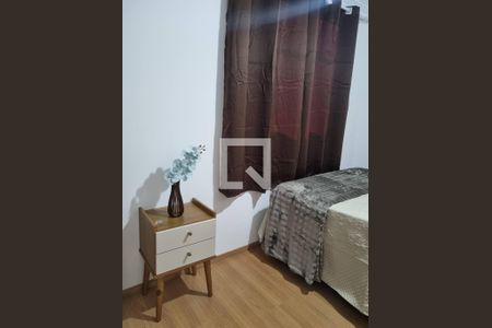 Quarto de apartamento para alugar com 2 quartos, 48m² em Santa Cruz, Rio de Janeiro