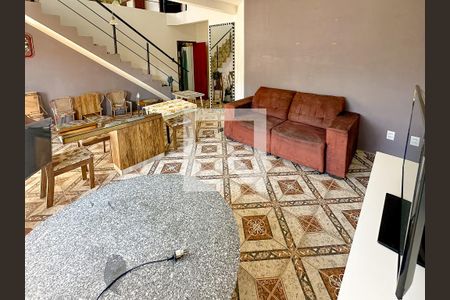Sala de TV de casa para alugar com 3 quartos, 250m² em Forquilhas, São José