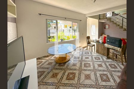 Sala de TV de casa para alugar com 3 quartos, 250m² em Forquilhas, São José