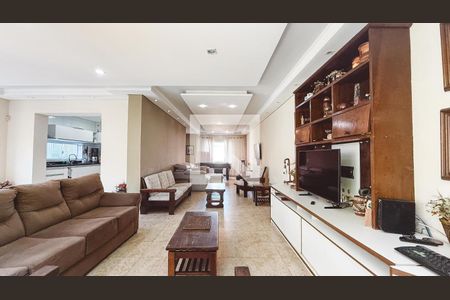 Sala de casa para alugar com 4 quartos, 240m² em Santa Teresinha, São Paulo