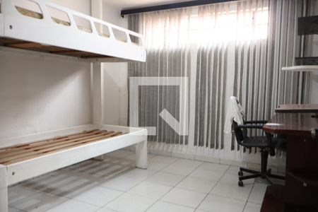 Quarto 1 de casa para alugar com 2 quartos, 200m² em Jardim Egle, São Paulo