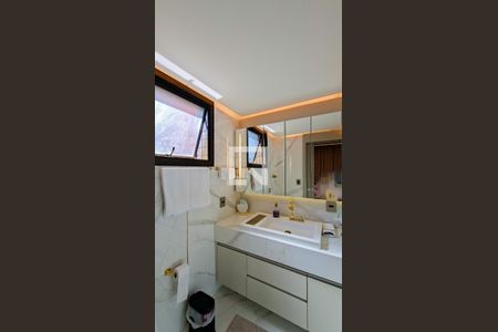 Banheiro da Suíte de apartamento à venda com 4 quartos, 175m² em Lourdes, Belo Horizonte