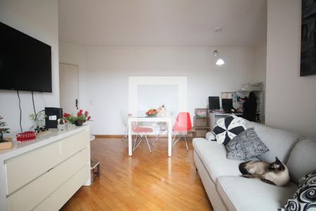Sala  de apartamento para alugar com 2 quartos, 65m² em Vila Pirajussara, São Paulo