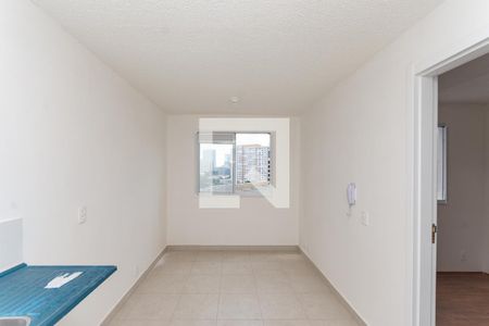 Sala de apartamento para alugar com 1 quarto, 25m² em Parque Industrial Tomas Edson, São Paulo