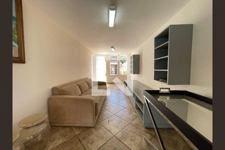 Sala de TV de casa à venda com 6 quartos, 400m² em Butantã, São Paulo