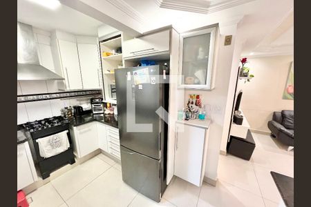 Cozinha de casa de condomínio para alugar com 3 quartos, 200m² em Vila Mariza Mazzei, São Paulo