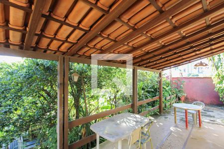 Varanda de casa à venda com 2 quartos, 378m² em Ouro Preto, Belo Horizonte