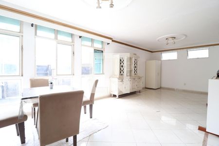 Sala de casa para alugar com 6 quartos, 1200m² em Lídice, Uberlândia