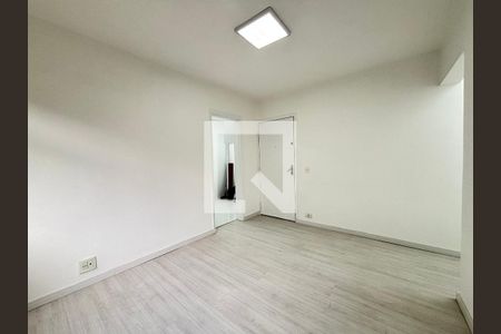 Sala de apartamento para alugar com 2 quartos, 75m² em Indianópolis, São Paulo