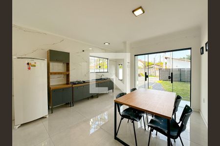 Sala de Jantar de casa para alugar com 2 quartos, 85m² em São João do Rio Vermelho, Florianópolis