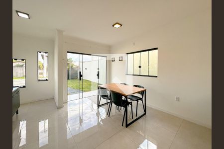 Sala de Jantar de casa para alugar com 2 quartos, 85m² em São João do Rio Vermelho, Florianópolis