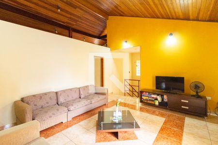 Sala de TV de casa à venda com 5 quartos, 397m² em Vila Yara, Osasco