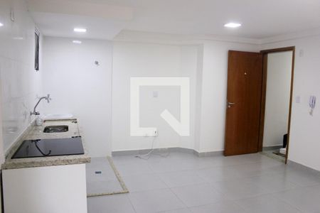 Sala e cozinha de kitnet/studio para alugar com 1 quarto, 35m² em Vila Leonor, Guarulhos