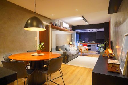 Sala de apartamento à venda com 3 quartos, 129m² em Petrópolis, Porto Alegre