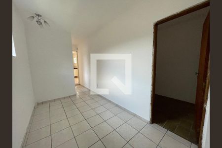 Sala de casa para alugar com 3 quartos, 85m² em Parque Ipe, São Paulo