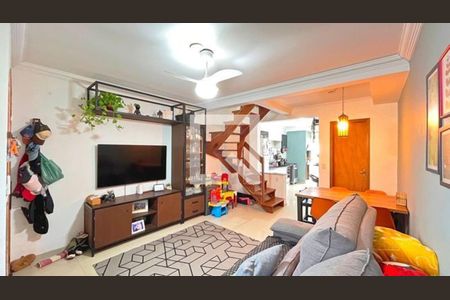 Sala de casa para alugar com 3 quartos, 129m² em Guarujá, Porto Alegre