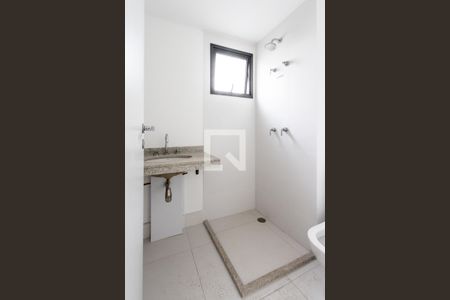 Banheiro de kitnet/studio à venda com 1 quarto, 21m² em Perdizes, São Paulo