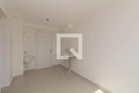 Sala/Cozinha de apartamento para alugar com 2 quartos, 32m² em Vila Carmosina, São Paulo