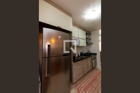Cozinha de apartamento para alugar com 2 quartos, 72m² em Jardim Tupanci, Barueri