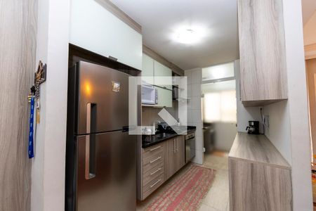 Cozinha de apartamento para alugar com 2 quartos, 72m² em Jardim Tupanci, Barueri