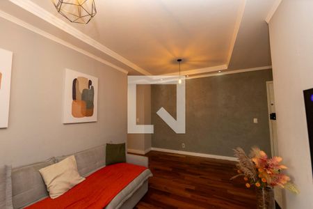 Sala de apartamento para alugar com 2 quartos, 72m² em Jardim Tupanci, Barueri