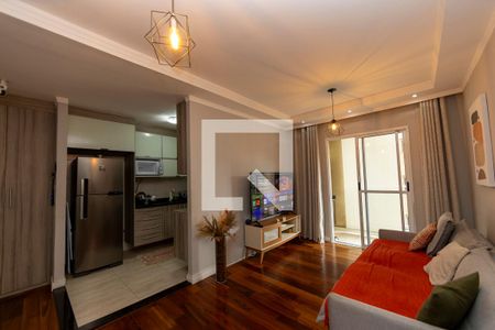 Sala de apartamento para alugar com 2 quartos, 72m² em Jardim Tupanci, Barueri