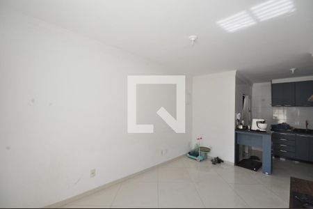 Sala de casa de condomínio para alugar com 2 quartos, 47m² em Vila Mazzei, São Paulo