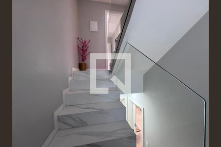 Escada de casa de condomínio à venda com 3 quartos, 217m² em Vargem Grande, Rio de Janeiro