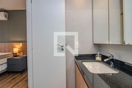 Banheiro da Suíte de apartamento para alugar com 2 quartos, 75m² em Auxiliadora, Porto Alegre