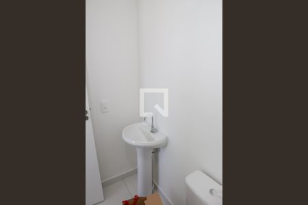 Banheiro da Suíte de apartamento para alugar com 1 quarto, 28m² em Parque Industrial Tomas Edson, São Paulo