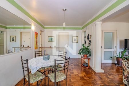 Sala de apartamento à venda com 3 quartos, 132m² em Petrópolis, Porto Alegre