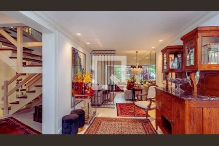 Sala de casa à venda com 3 quartos, 307m² em Menino Deus, Porto Alegre