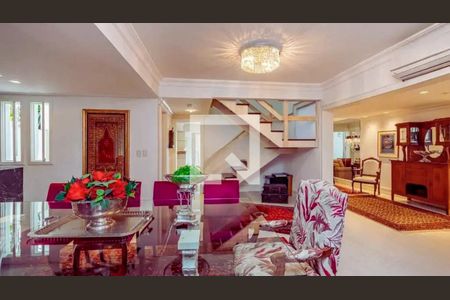 Sala de casa à venda com 3 quartos, 307m² em Menino Deus, Porto Alegre