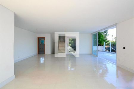 Casa à venda com 4 quartos, 328m² em Jardim Petropolis, São Paulo