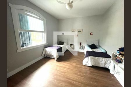 Casa à venda com 4 quartos, 450m² em Chácara Monte Alegre, São Paulo