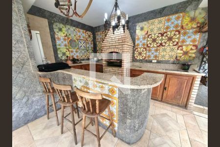 Casa à venda com 4 quartos, 224m² em Parque Imperial, São Paulo