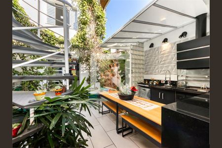 Casa à venda com 3 quartos, 231m² em Bosque da Saúde, São Paulo