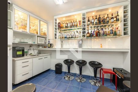 Casa à venda com 3 quartos, 231m² em Bosque da Saúde, São Paulo