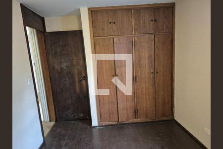 Casa à venda com 4 quartos, 747m² em Jardim dos Estados, São Paulo