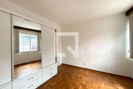 Quarto 1 de apartamento para alugar com 3 quartos, 96m² em Alto Barroca, Belo Horizonte