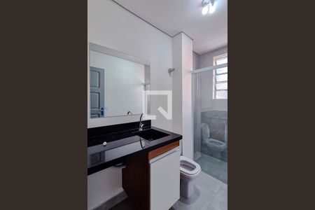 Banheiro de apartamento para alugar com 1 quarto, 37m² em Pompeia, São Paulo