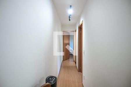 Corredor de apartamento para alugar com 2 quartos, 42m² em Parque Esmeralda, São Paulo