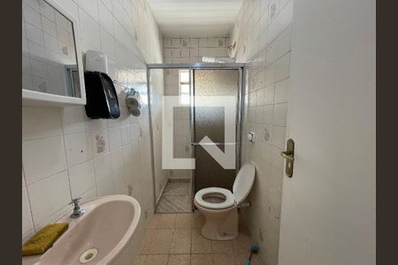 Banheiro de casa para alugar com 1 quarto, 40m² em Raposo Tavares, São Paulo
